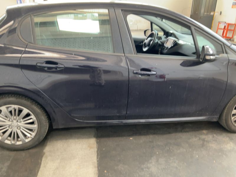 Peugeot 208 1.6 Blue-HDi Active 2016 – снимка 10