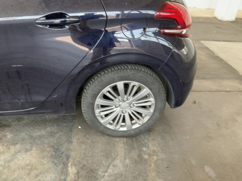 Peugeot 208 1.6 Blue-HDi Active 2016 – снимка 5