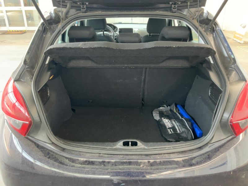 Peugeot 208 1.6 Blue-HDi Active 2016 – снимка 15