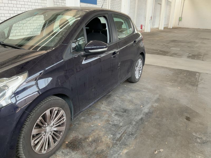 Peugeot 208 1.6 Blue-HDi Active 2016 – снимка 2