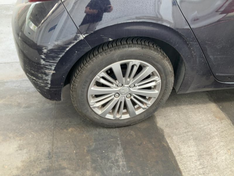 Peugeot 208 1.6 Blue-HDi Active 2016 – снимка 9