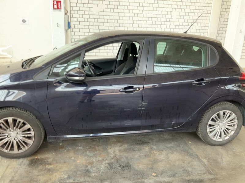 Peugeot 208 1.6 Blue-HDi Active 2016 – снимка 4