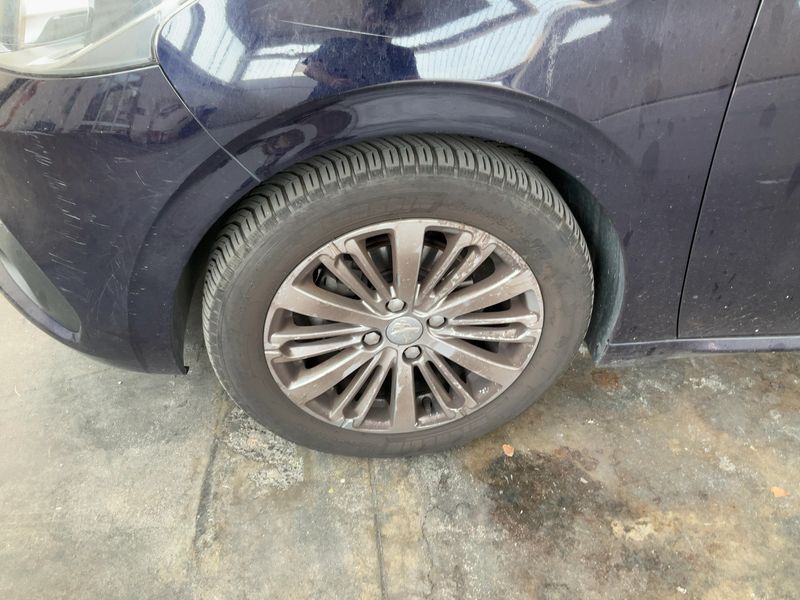 Peugeot 208 1.6 Blue-HDi Active 2016 – снимка 3