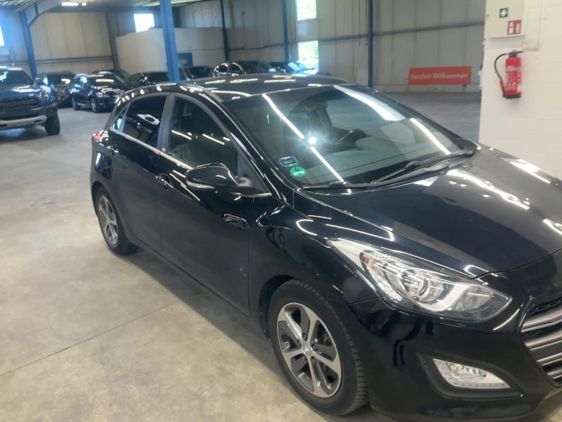 Hyundai i30 1.6 CRDi Passion blue 2016 – снимка 12