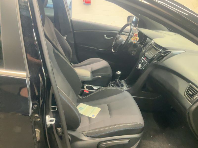 Hyundai i30 1.6 CRDi Passion blue 2016 – снимка 16
