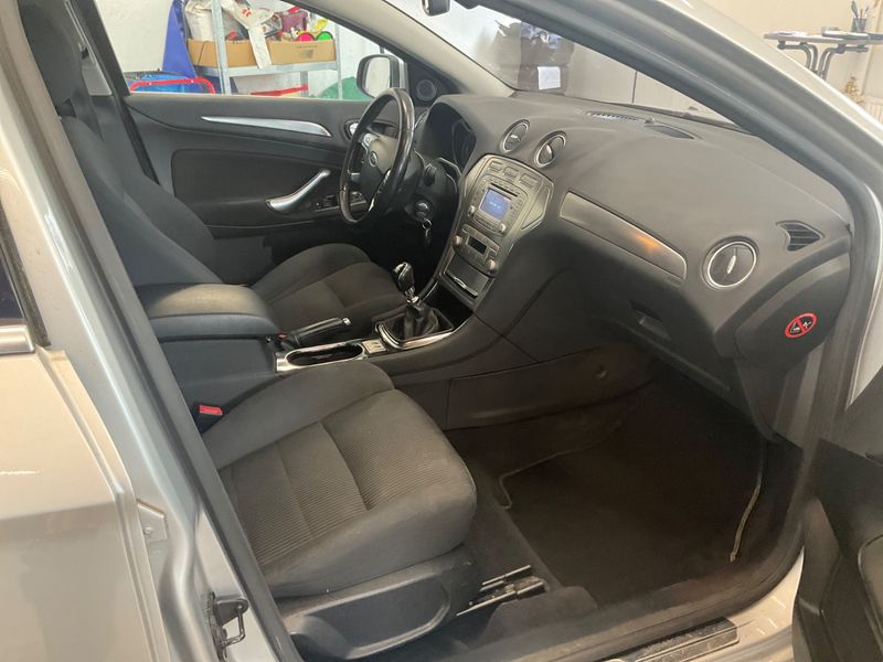 Ford Mondeo 2.2 TDCi Titanium 2010 – снимка 3