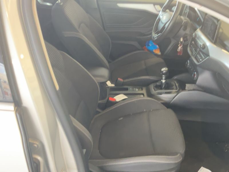 Ford Focus 1.5 TDCi EcoBlue Business 2019 – снимка 16