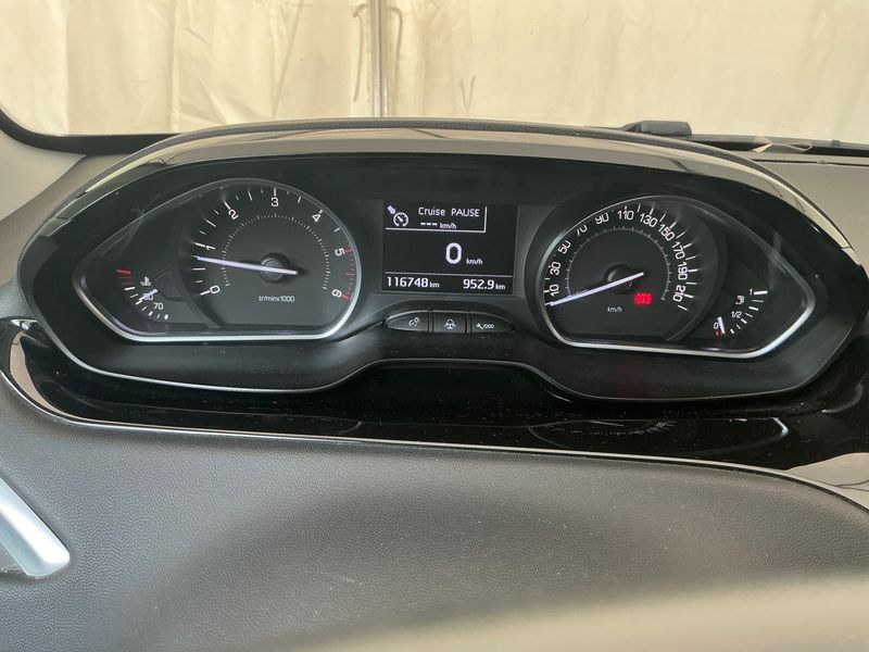 Peugeot 208 1.6 HDi Allure 2014 – снимка 18