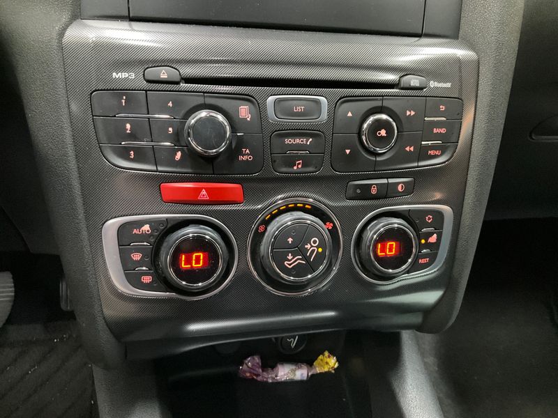 Citroen C4 1.6 e-HDi Collection 2014 – снимка 24