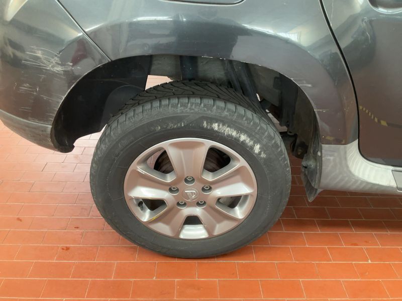 Dacia Duster 1.5 dCi Laureate 4x2 2014 – снимка 9