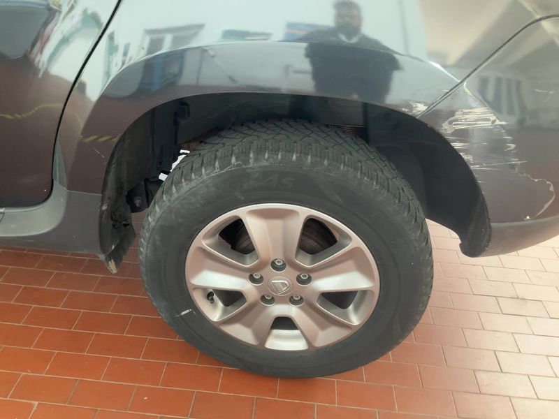 Dacia Duster 1.5 dCi Laureate 4x2 2014 – снимка 5