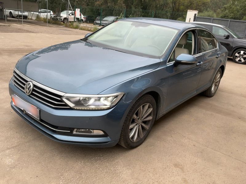 Volkswagen Passat 2.0 TDI Advance BlueMotion Tech 2017 – снимка 1