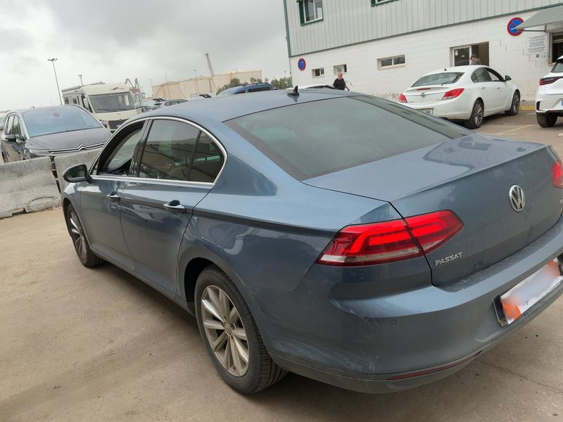 Volkswagen Passat 2.0 TDI Advance BlueMotion Tech 2017 – снимка 6