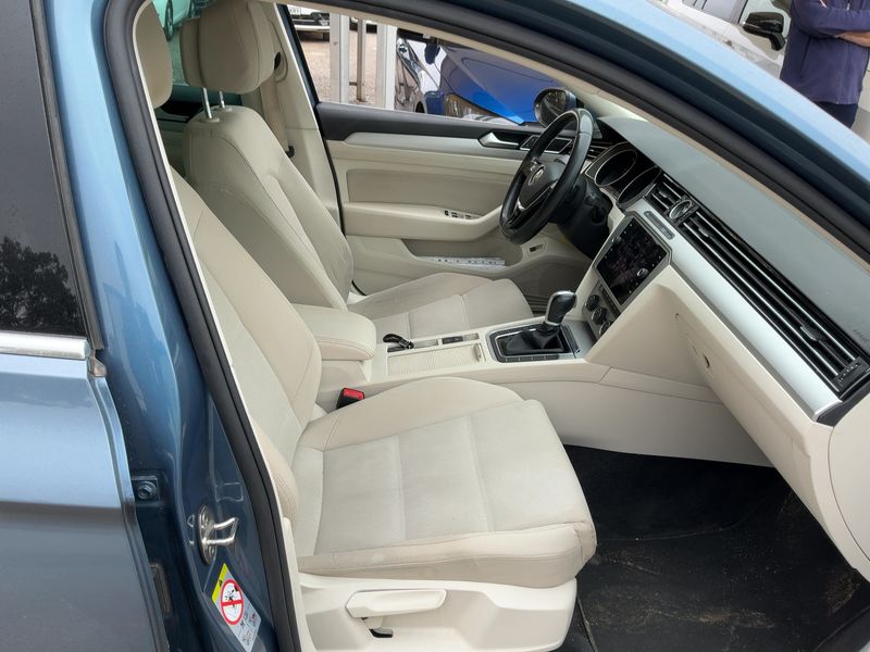 Volkswagen Passat 2.0 TDI Advance BlueMotion Tech 2017 – снимка 16
