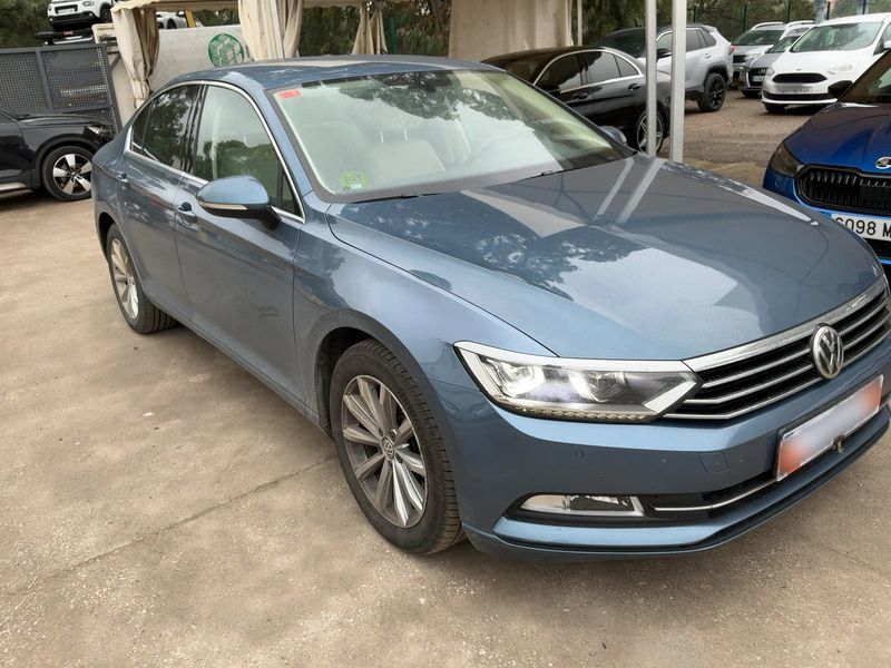 Volkswagen Passat 2.0 TDI Advance BlueMotion Tech 2017 – снимка 12