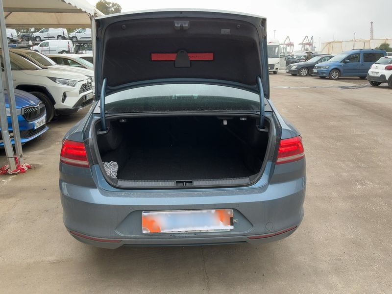 Volkswagen Passat 2.0 TDI Advance BlueMotion Tech 2017 – снимка 15