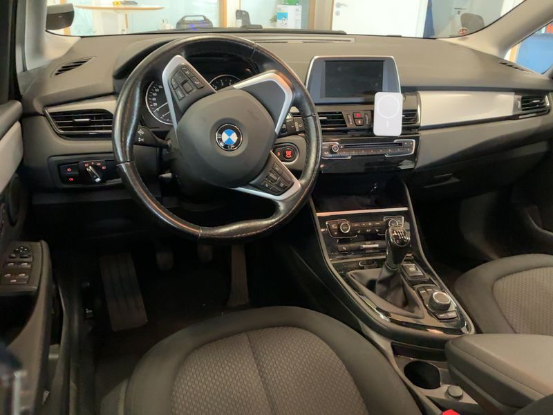 BMW 2er 218i Gran Tourer Advantage 2017 – снимка 18