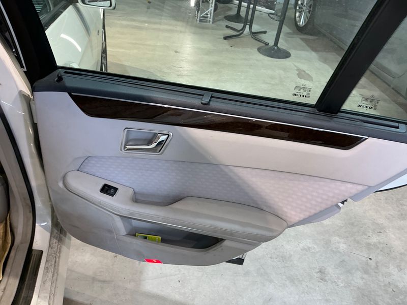 Mercedes-Benz E-Klasse E 350 CDI T BlueEfficiency 2009 – снимка 37