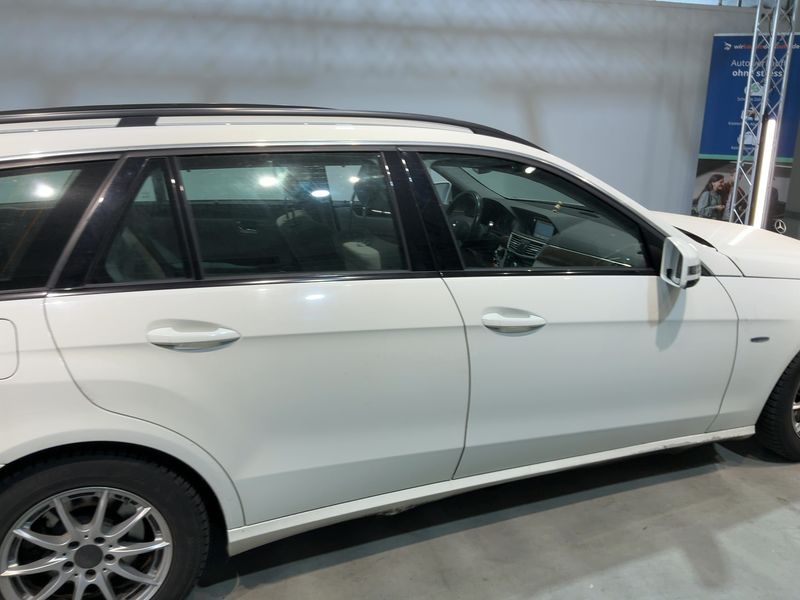 Mercedes-Benz E-Klasse E 350 CDI T BlueEfficiency 2009 – снимка 10