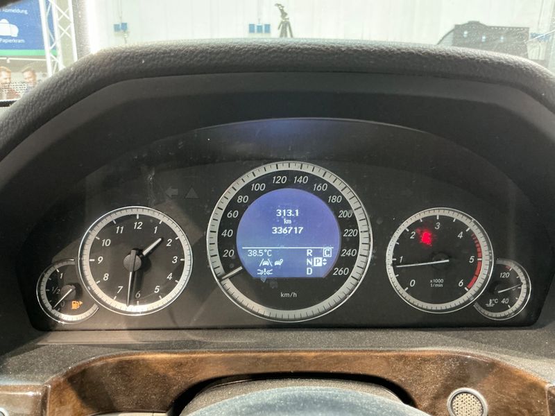 Mercedes-Benz E-Klasse E 350 CDI T BlueEfficiency 2009 – снимка 19