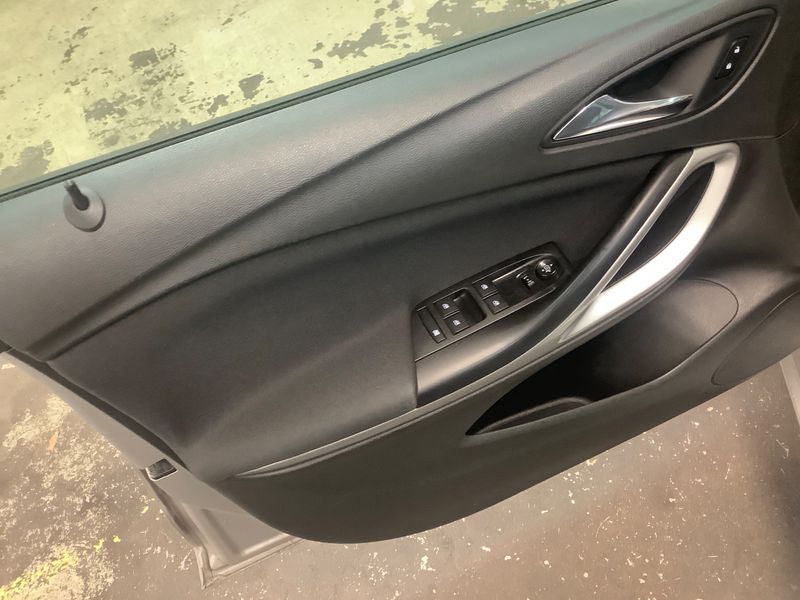 Opel Astra 1.6 CDTI DPF Business Start/Stop 2018 – снимка 22