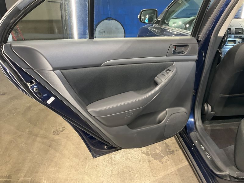 Toyota Avensis 1.8 Executive 2006 – снимка 28