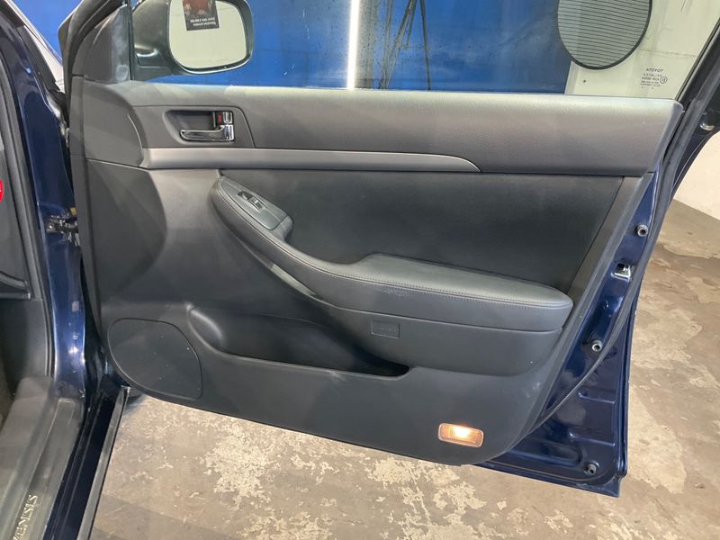 Toyota Avensis 1.8 Executive 2006 – снимка 30
