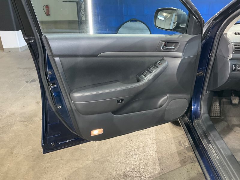 Toyota Avensis 1.8 Executive 2006 – снимка 27