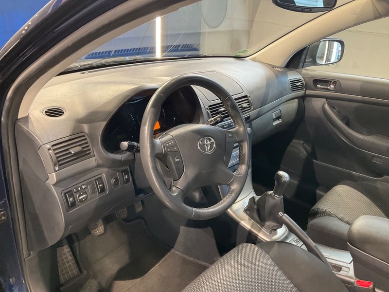 Toyota Avensis 1.8 Executive 2006 – снимка 36