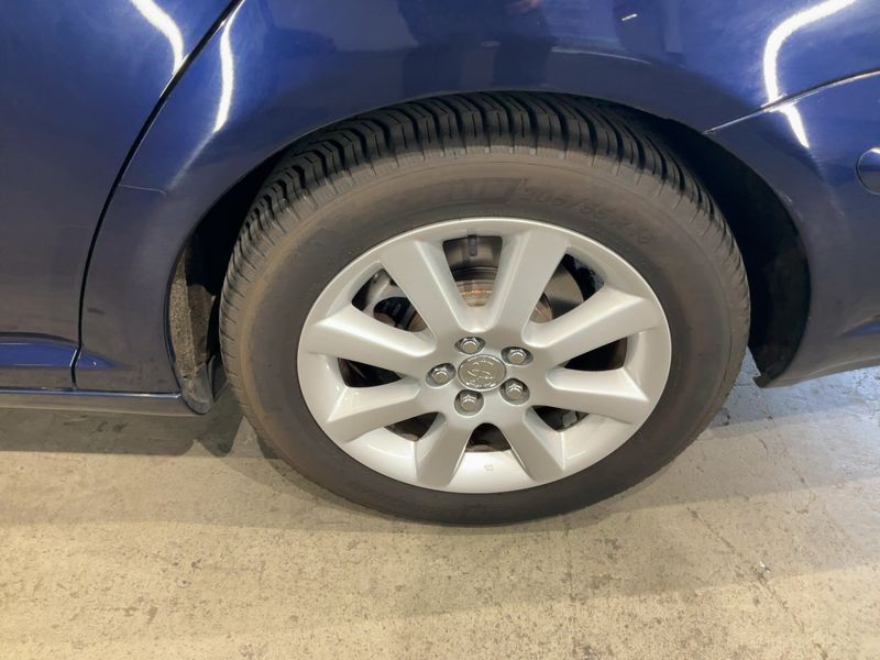 Toyota Avensis 1.8 Executive 2006 – снимка 5