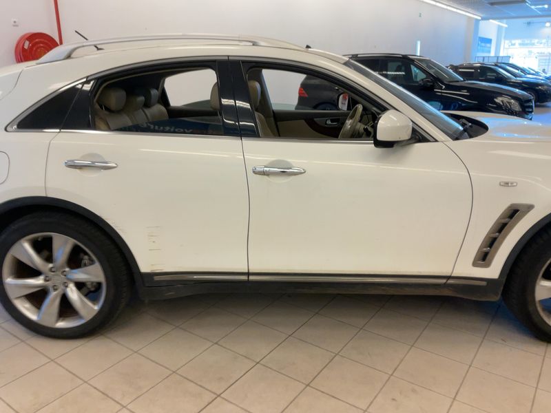 Infiniti FX 3.0 V6 Diesel FX30d S 2012 – снимка 10