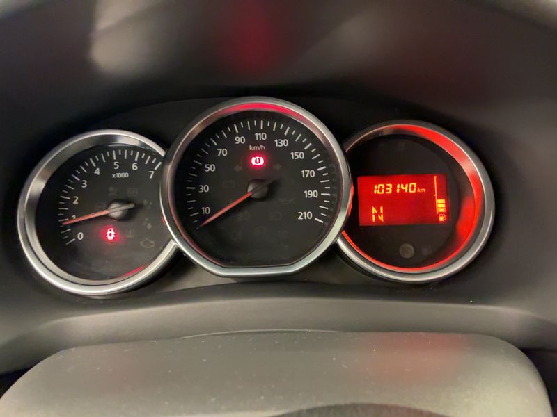 Dacia Sandero 1.5 dCi Stepway Celebration 2017 – снимка 13