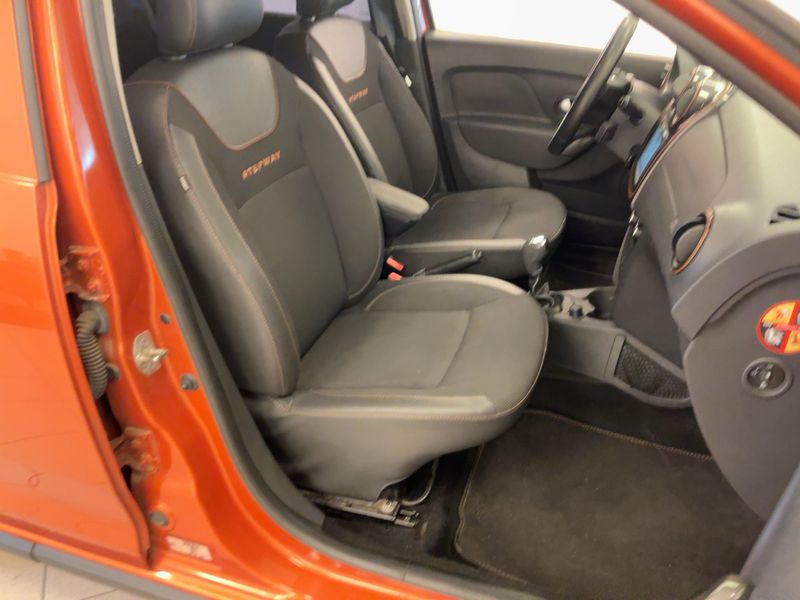 Dacia Sandero 1.5 dCi Stepway Celebration 2017 – снимка 11