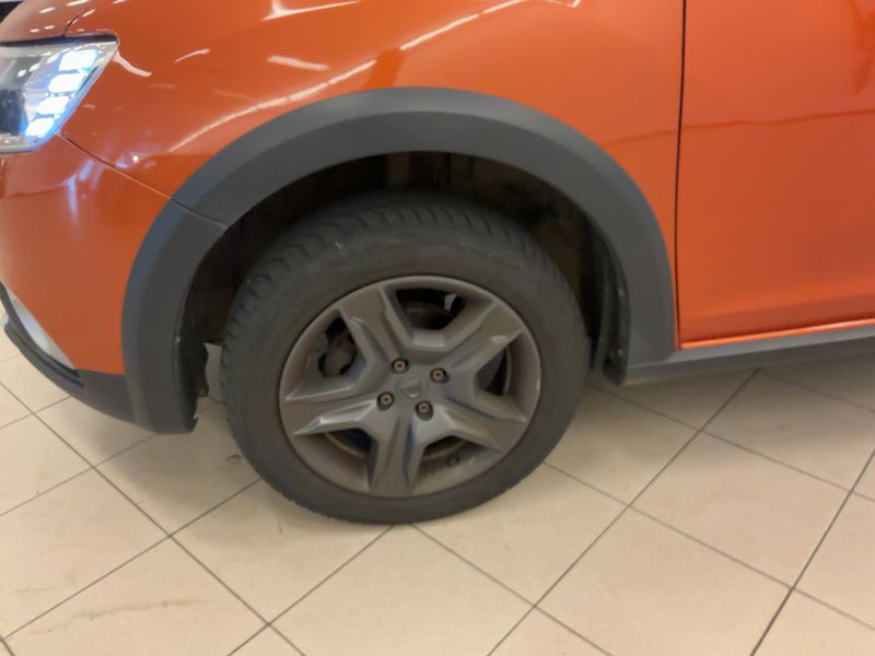 Dacia Sandero 1.5 dCi Stepway Celebration 2017 – снимка 17