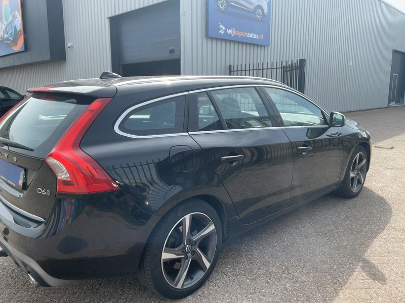 Volvo V60 2.4 D6 Plug-in Hybrid Summum AWD 2015 – снимка 10