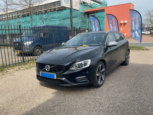Volvo V60 2.4 D6 Plug-in Hybrid Summum AWD 2015 – снимка 1