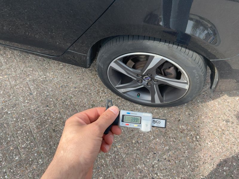 Volvo V60 2.4 D6 Plug-in Hybrid Summum AWD 2015 – снимка 5