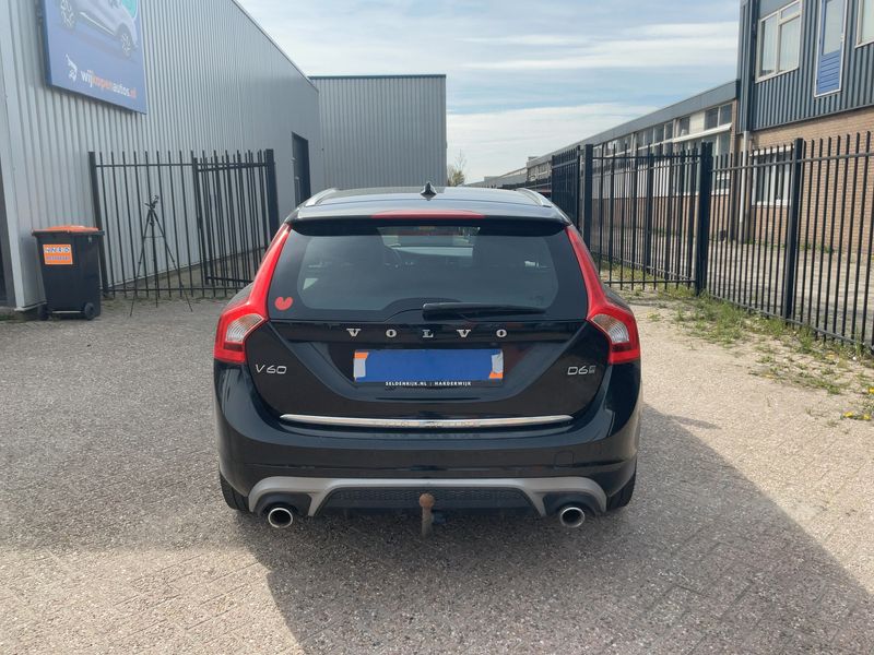 Volvo V60 2.4 D6 Plug-in Hybrid Summum AWD 2015 – снимка 7