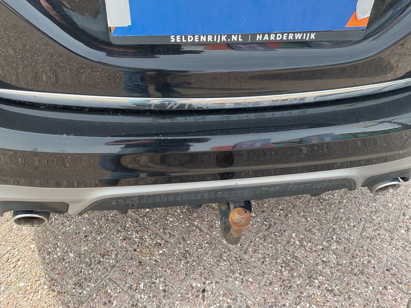 Volvo V60 2.4 D6 Plug-in Hybrid Summum AWD 2015 – снимка 22