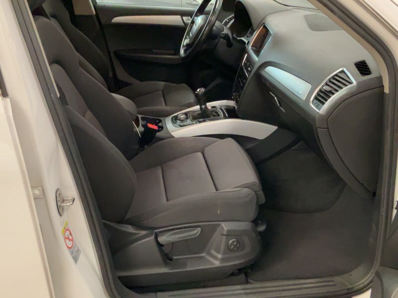 Audi Q5 2.0 TDI quattro 2011 – снимка 16