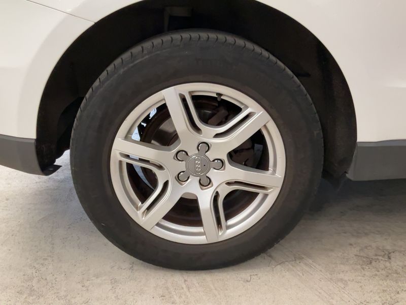 Audi Q5 2.0 TDI quattro 2011 – снимка 9