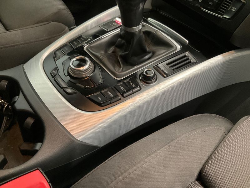 Audi Q5 2.0 TDI quattro 2011 – снимка 29