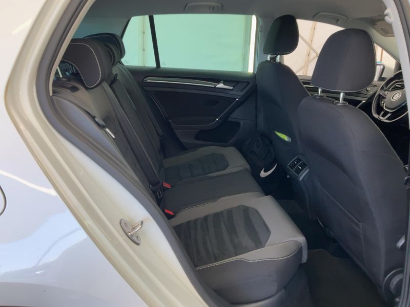 Volkswagen Golf VII 2.0 TDI Highline BlueMotion Tech 2016 – снимка 19