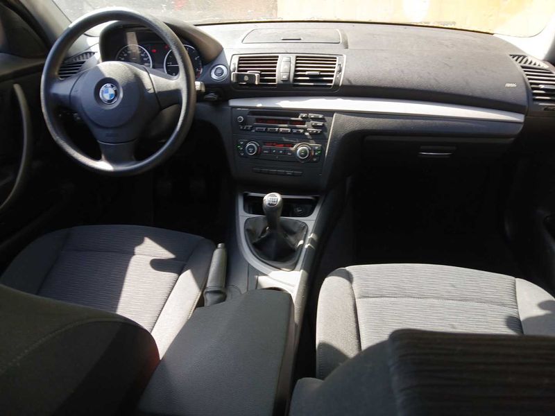 BMW 1er 116d 2011 – снимка 11