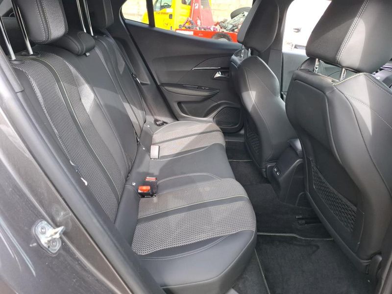 Peugeot 2008 1.2 PureTech GT 2022 – снимка 12