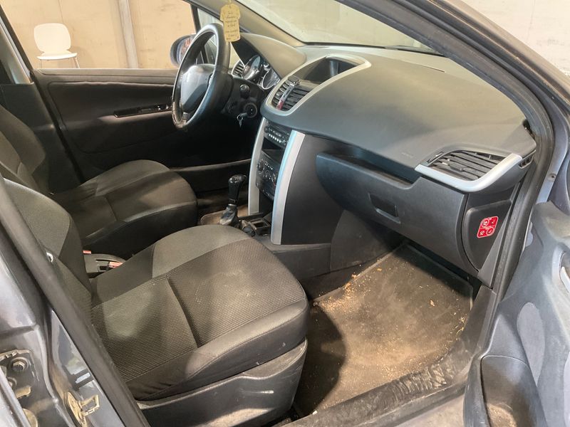 Peugeot 207 1.4 HDi Active 2011 – снимка 3