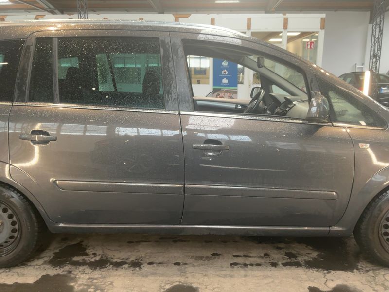 Opel Zafira 1.8 Family 2013 – снимка 10