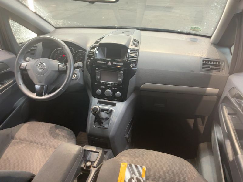 Opel Zafira 1.8 Family 2013 – снимка 18