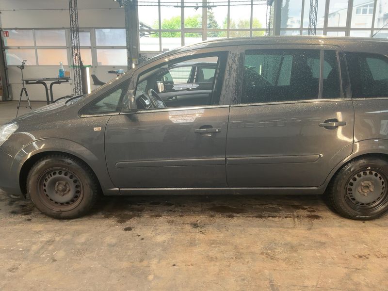 Opel Zafira 1.8 Family 2013 – снимка 4