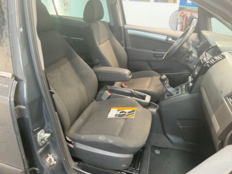 Opel Zafira 1.8 Family 2013 – снимка 17
